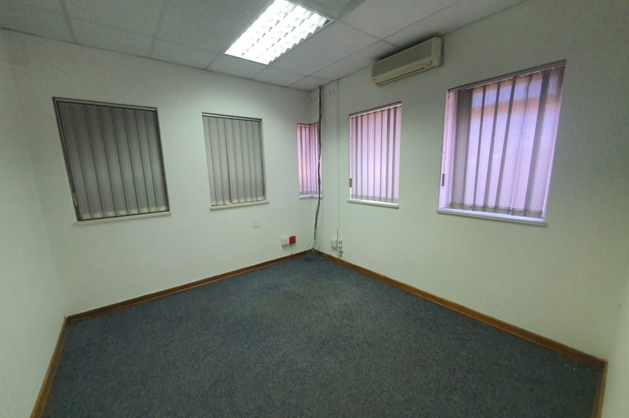 To Let commercial Property for Rent in Walmer Eastern Cape
